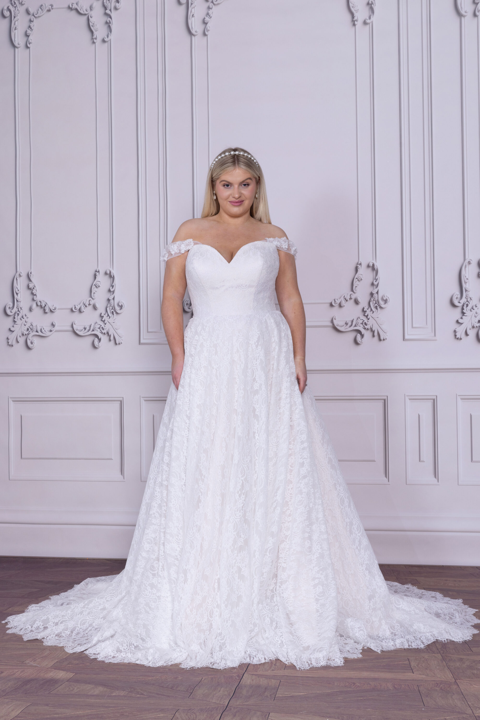 MG187-A Line Lace Wedding Dress