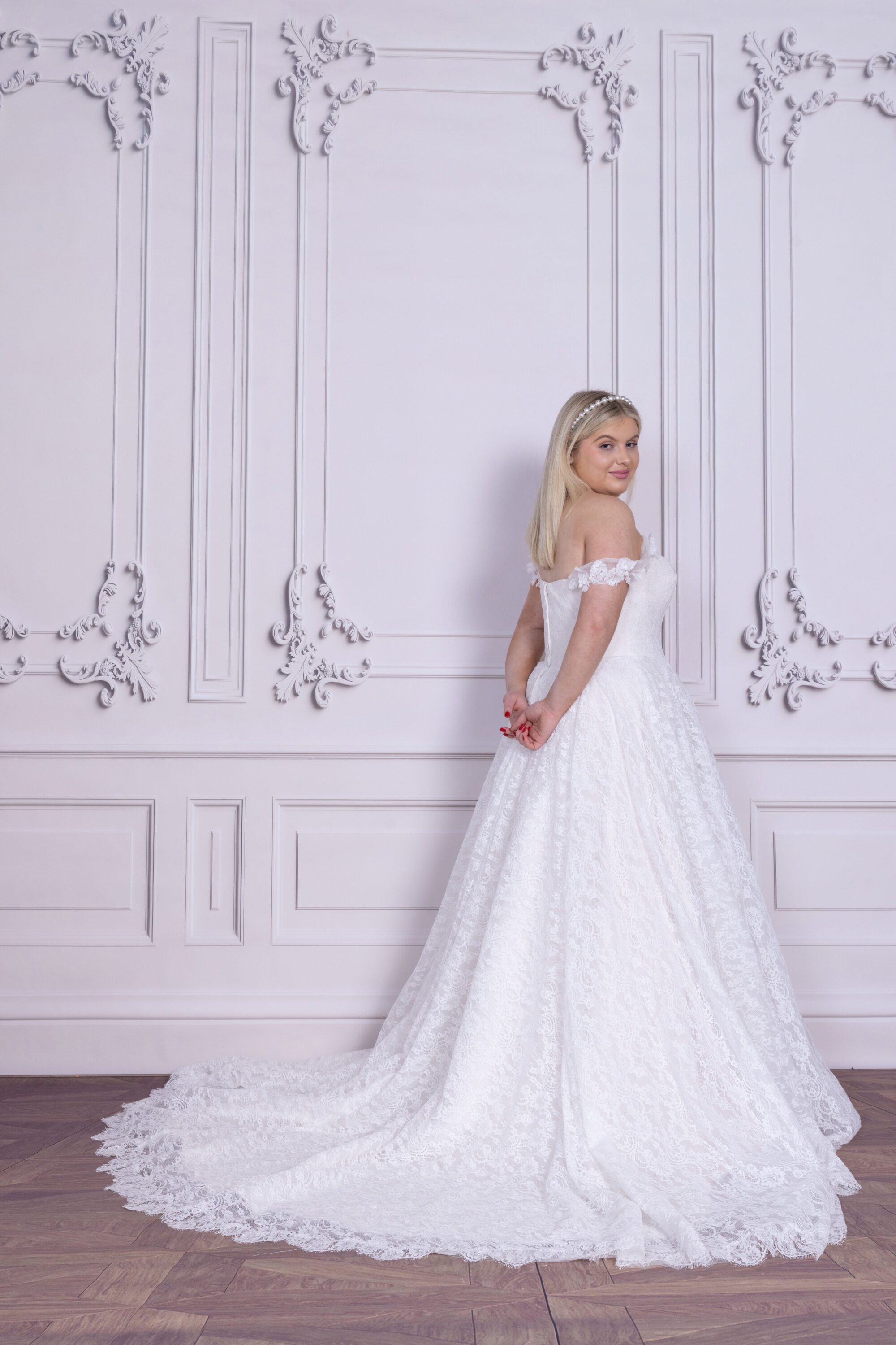 MG187-A Line Lace Wedding Dress - Image 2