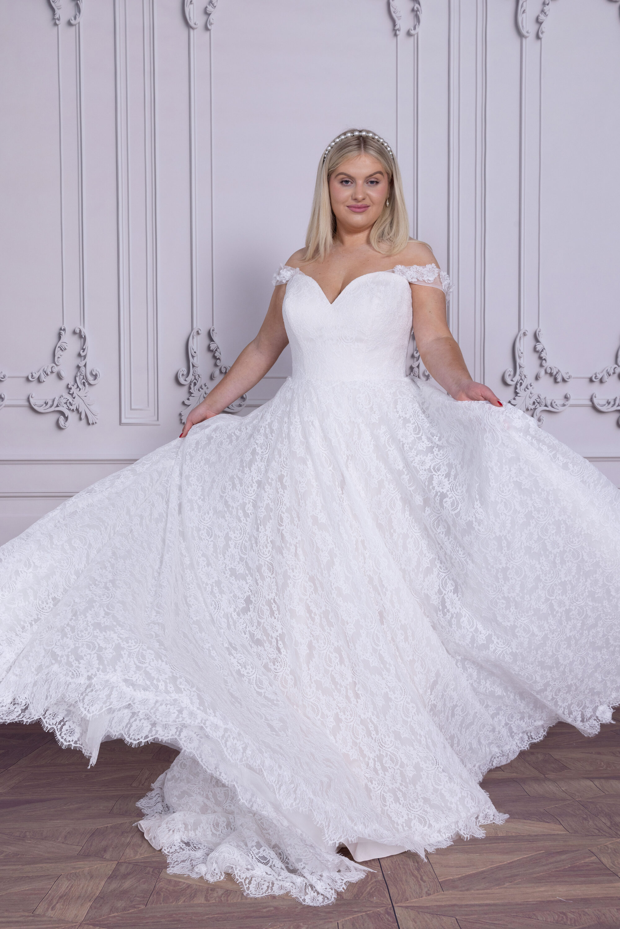 MG187-A Line Lace Wedding Dress - Image 4