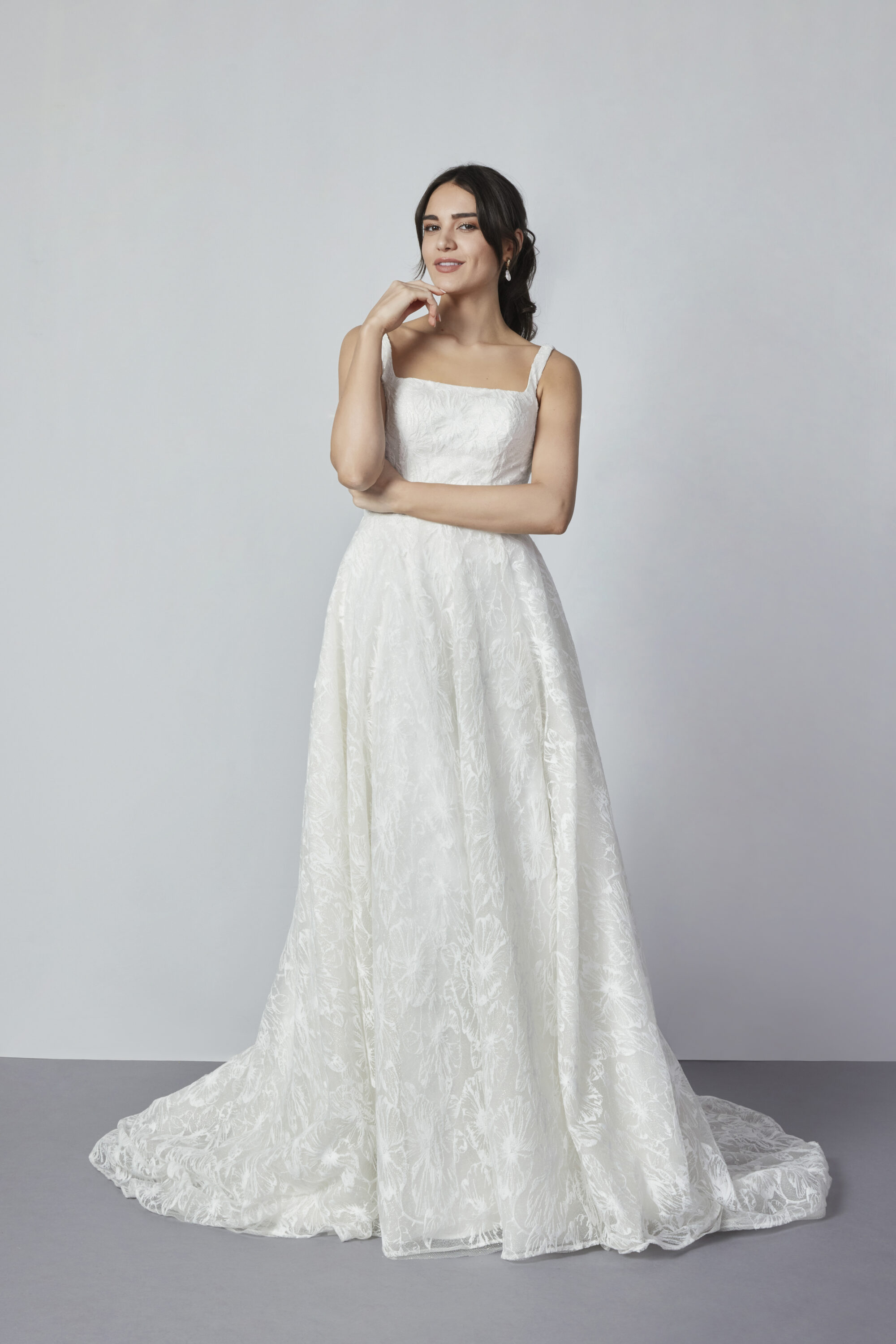 MM228-A Line Lace Wedding Dress