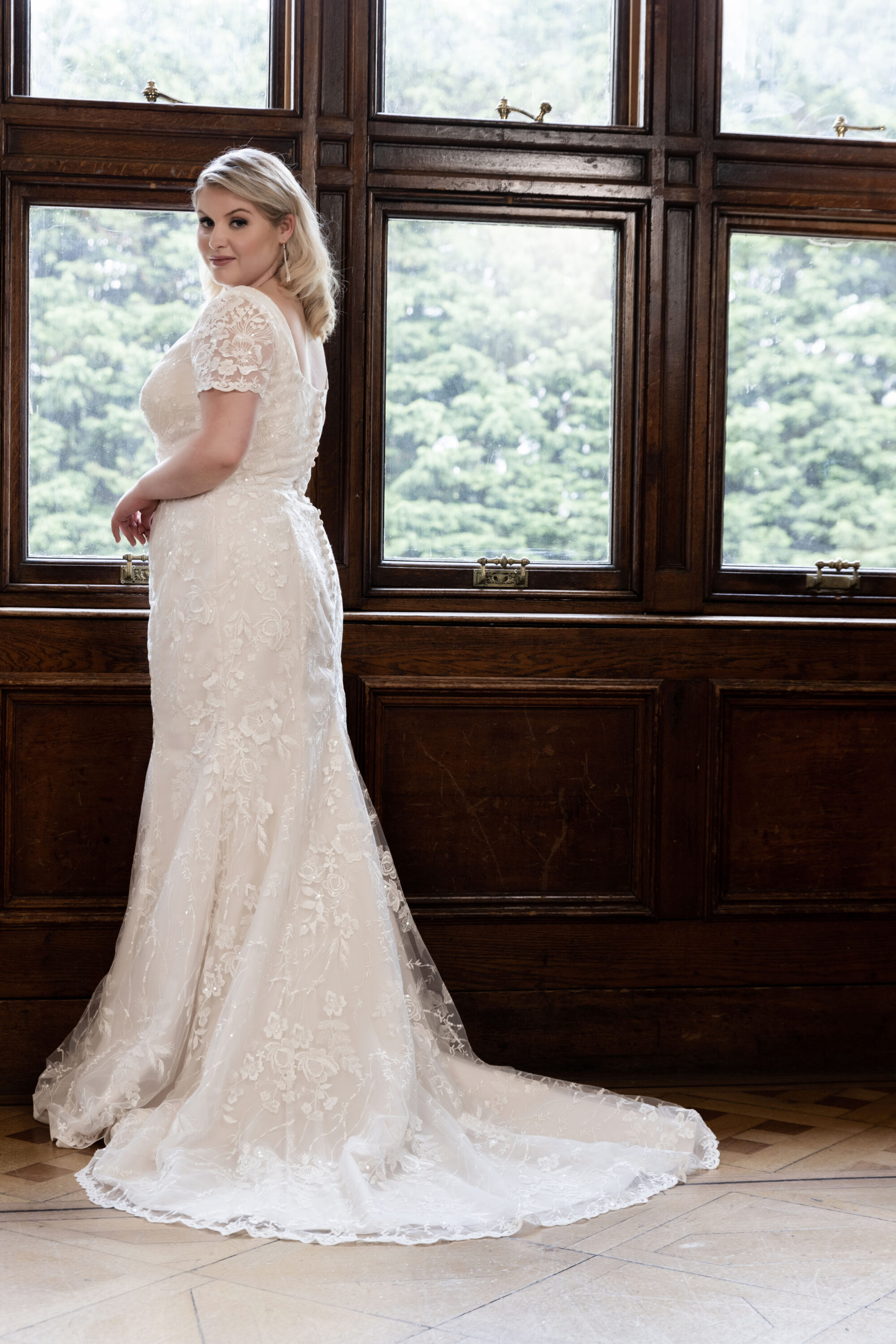 MG153-Lace Fishtail Wedding Dress - Image 4