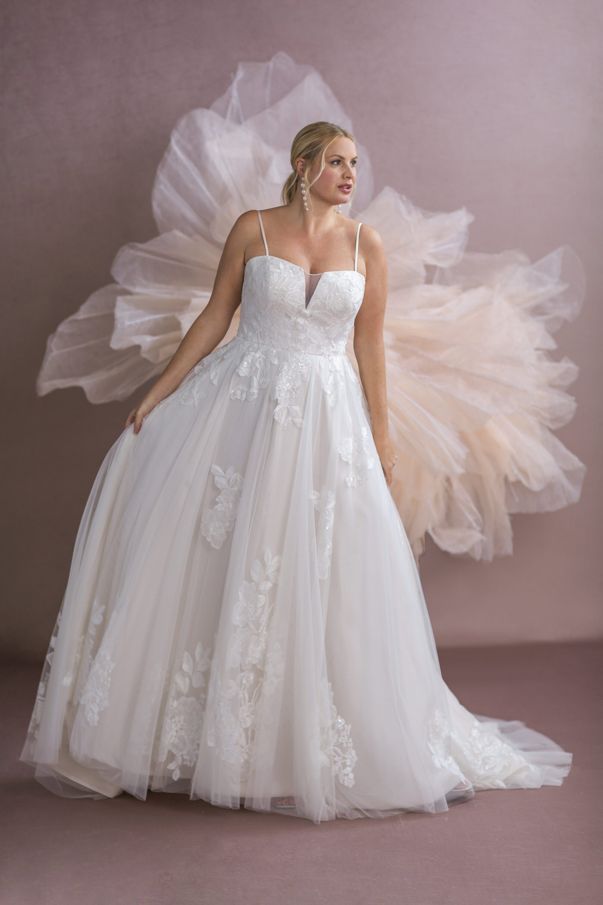 MG200-A-line Lace Wedding Dress - Image 5