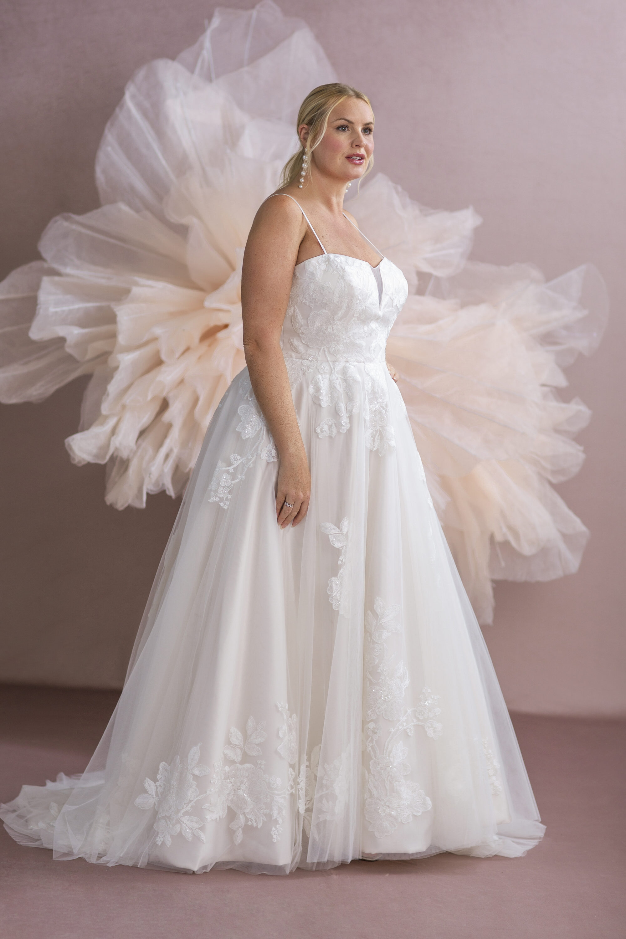MG200-A-line Lace Wedding Dress - Image 2