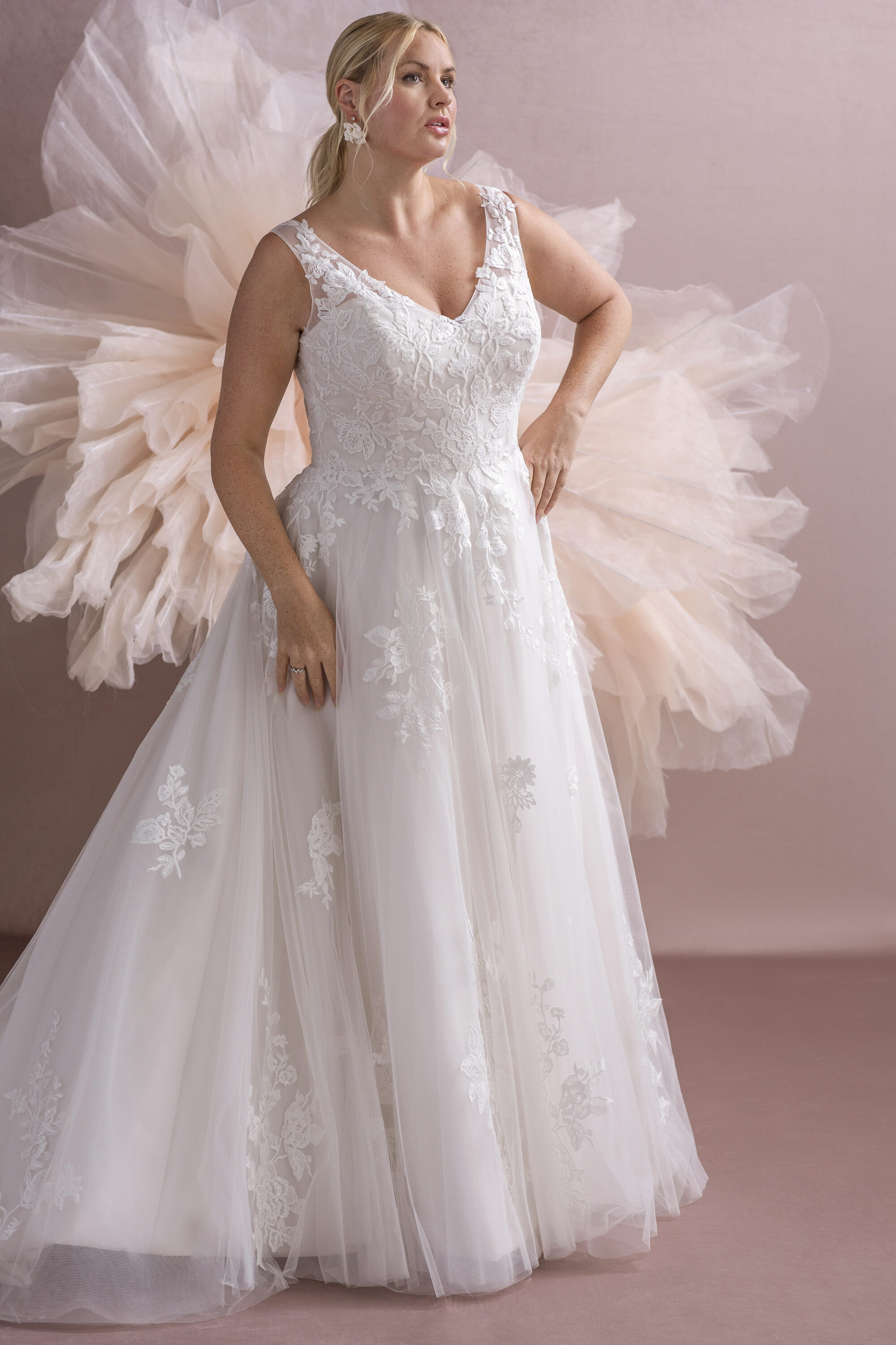 MG205-A-line Lace Wedding Dress - Image 4