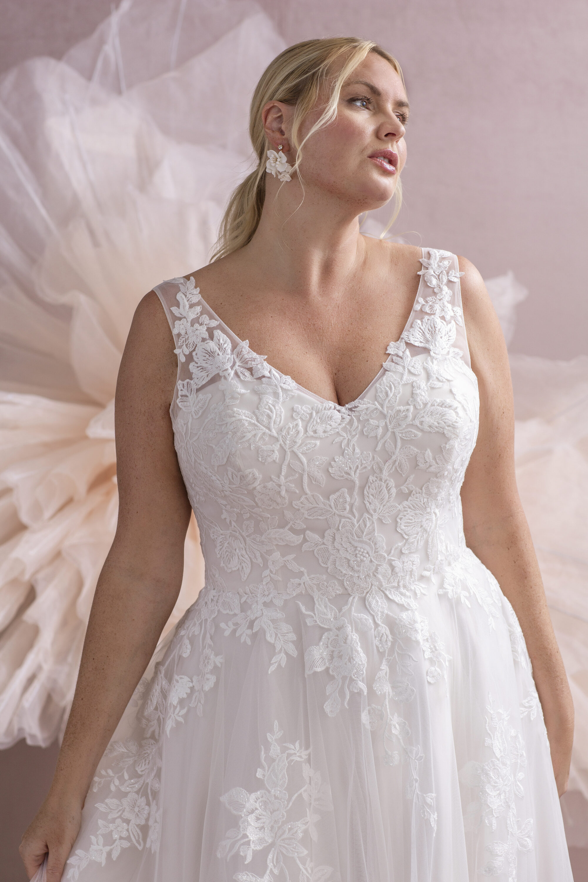 MG205-A-line Lace Wedding Dress - Image 5