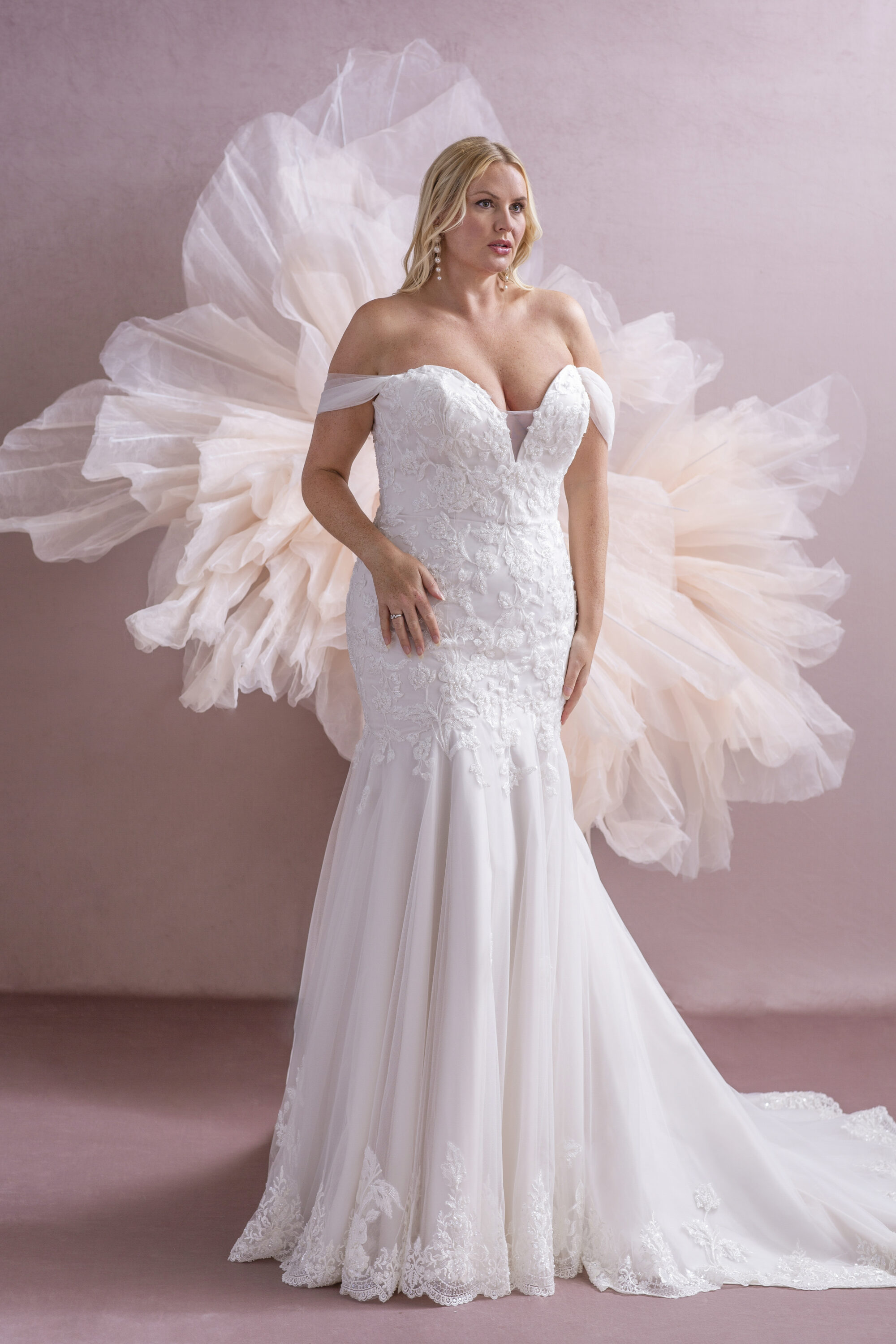 MG207-Mermaid Lace Wedding Dress