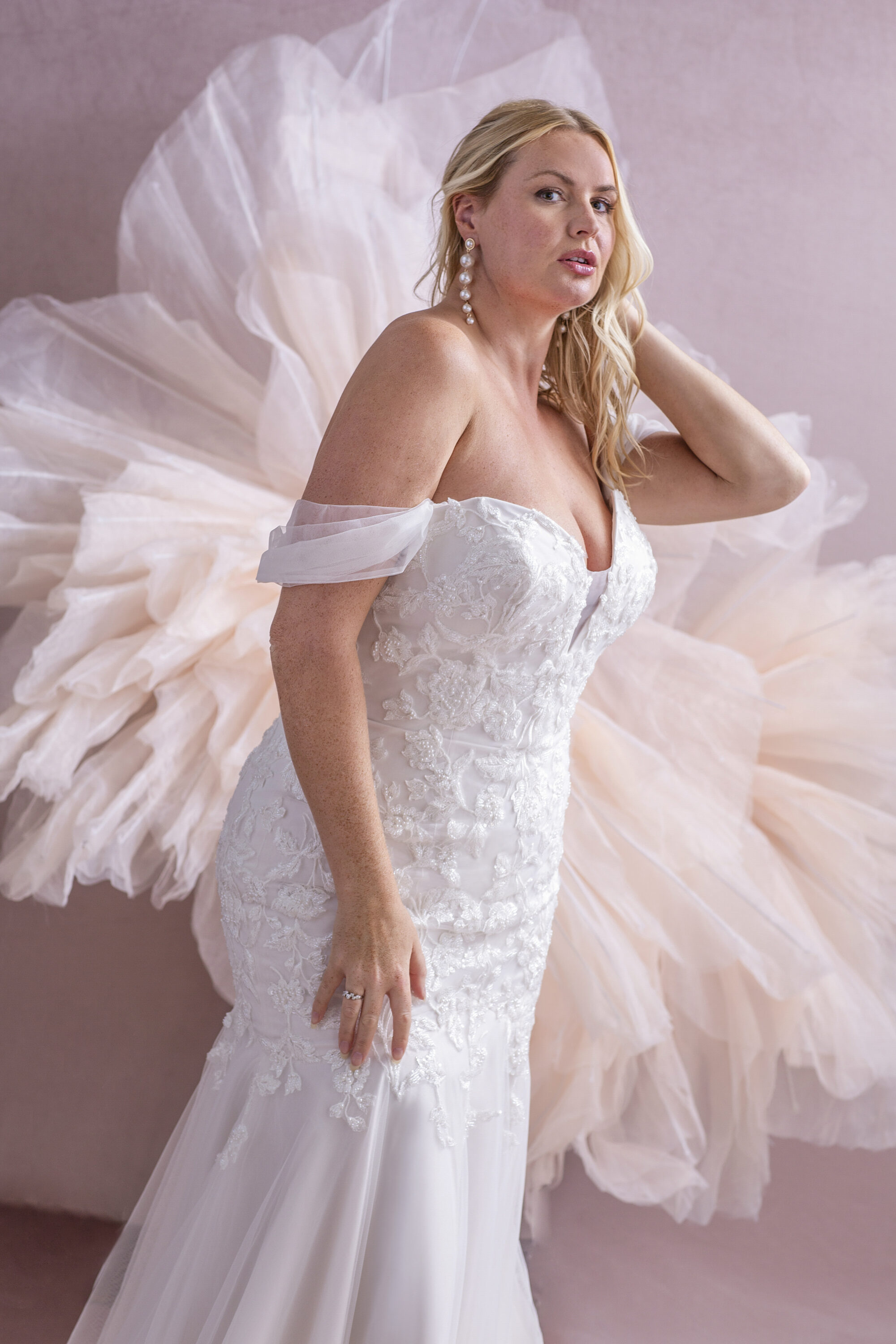 MG207-Mermaid Lace Wedding Dress - Image 6