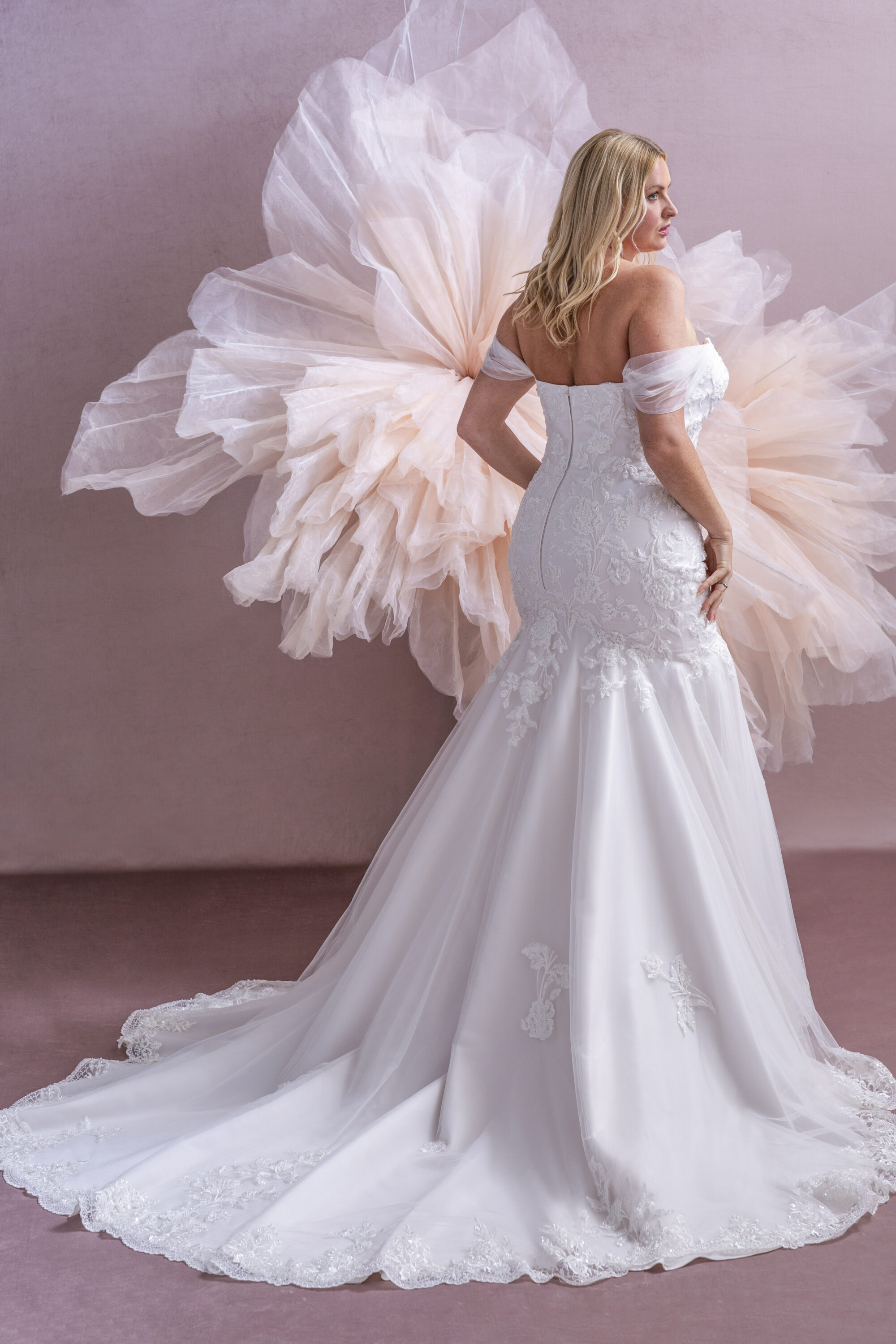 MG207-Mermaid Lace Wedding Dress - Image 2
