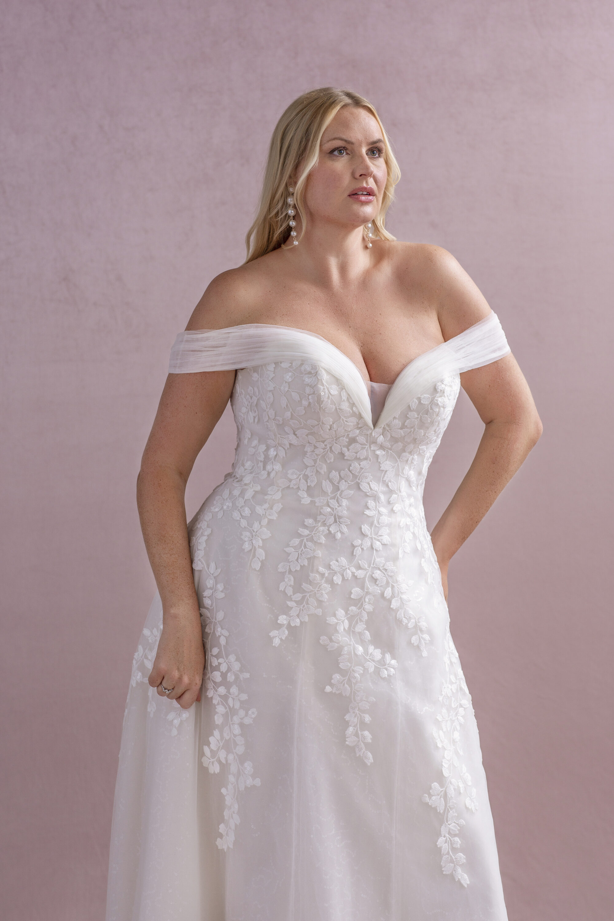 MG215-A-line Lace Wedding Dress - Image 5